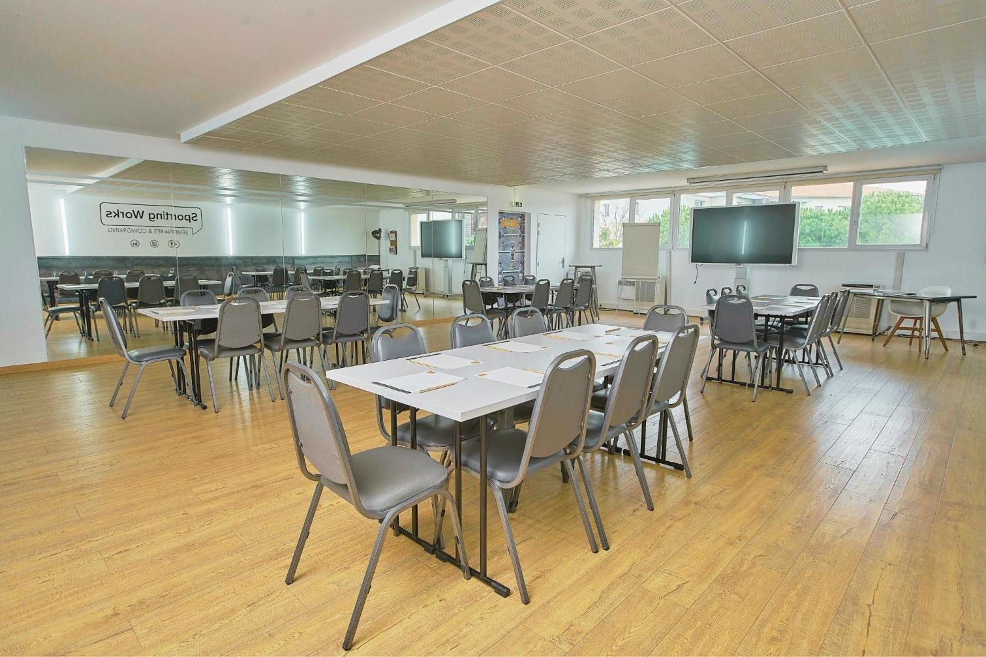 Sporting House Hotel Тулуза Екстер'єр фото